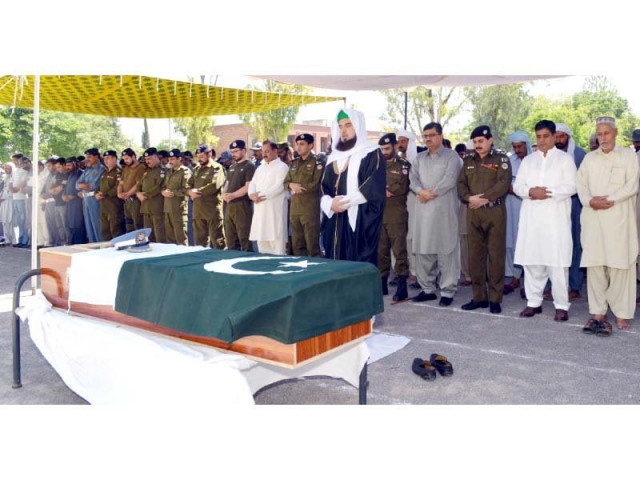 funeral prayers of traffic warden shahid sarwar who lost his life while performing his duties photo online funeral prayers of traffic warden shahid sarwar who lost his life while performing his duties photo online