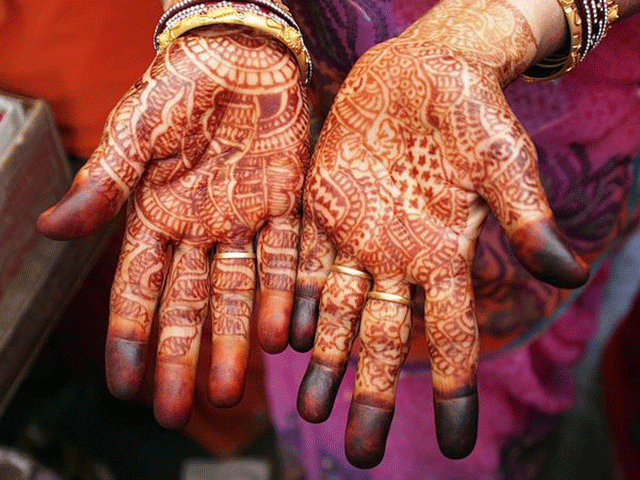 bad mehndi poses allergy risk photo afp