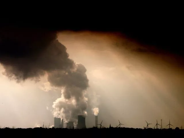 it says current government pledges in the paris agreement are too weak to limit warming to 1 5 degree celsius photo express it says current government pledges in the paris agreement are too weak to limit warming to 1 5 degree celsius photo express