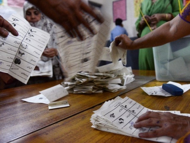 imran khan s party had alleged nadra of helping sharif 039 s party to 039 influence 039 polls photo afp file imran khan s party had alleged nadra of helping sharif 039 s party to 039 influence 039 polls photo afp file