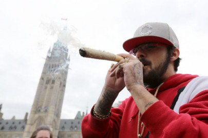 canada lawmakers vote to legalize cannabis