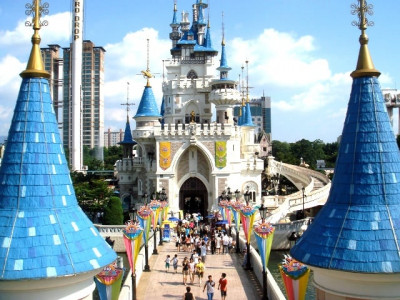 disney world the korean way the magic of lotte world