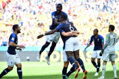 france raise the stakes as world cup rivals stumble france raise the stakes as world cup rivals stumble