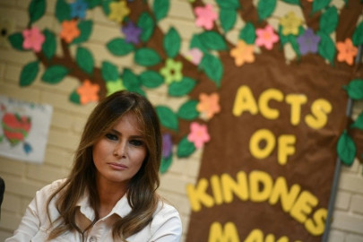 melania trump makes surprise visit to us mexico border
