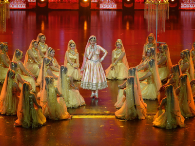 rekha brings umrao jaan back to life with iifa 2018 performance rekha brings umrao jaan back to life with iifa 2018 performance