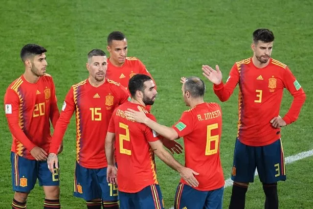 spain players greet each other at the end of the russia 2018 world cup group b football match between spain and morocco at the kaliningrad stadium in kaliningrad on june 25 2018 photo afp spain players greet each other at the end of the russia 2018 world cup group b football match between spain and morocco at the kaliningrad stadium in kaliningrad on june 25 2018 photo afp