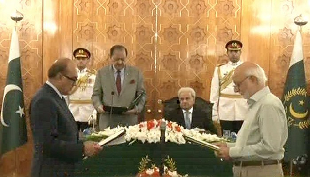 president mamnoon hussain administered the oath taking cermony photo radio pakistan president mamnoon hussain administered the oath taking cermony photo radio pakistan