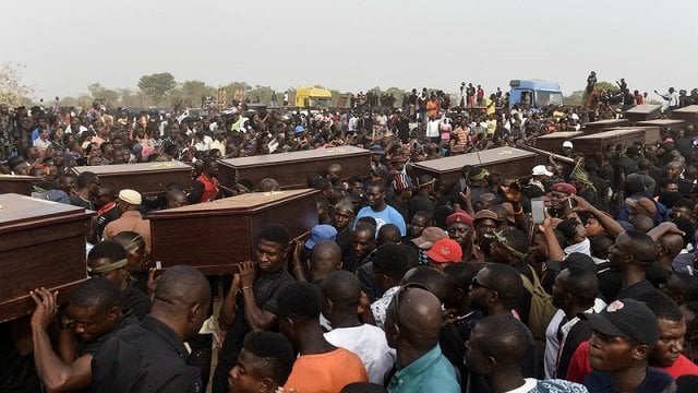 more than 200 killed in violence in central nigeria over the weekend