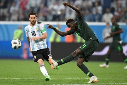 injury time win guarantees argentina stay in world cup