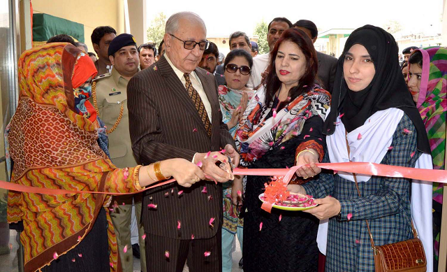 balochistan governor muhammad khan achakzai inaugurates the education department at the sardar bahadur khan women university in quetta photo express