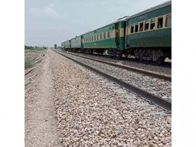 sukkur villagers praised for selflessly providing relief to train accident victims sukkur villagers praised for selflessly providing relief to train accident victims