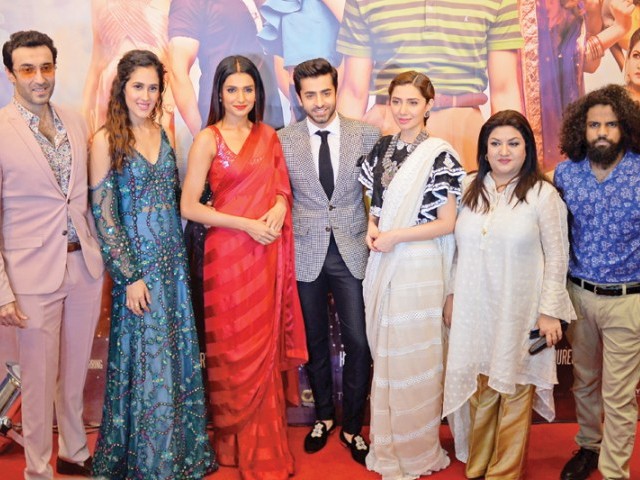 Aamir Qureshi, Mira Sethi, Amna Ilyas, Sheharyar Munawar, Mahira Khan and Hina Dilpazeer: 7 DIN MOHOBBAT IN, 7DMI host a private screening for the release of their film in Karachi.