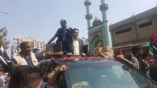 bilalwal bhutto zardari in lyari photo express bilalwal bhutto zardari in lyari photo express