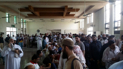 pakistani pilgrims depart for india pakistani pilgrims depart for india