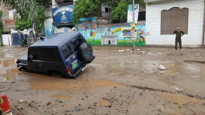 eight killed as rain lashes lahore
