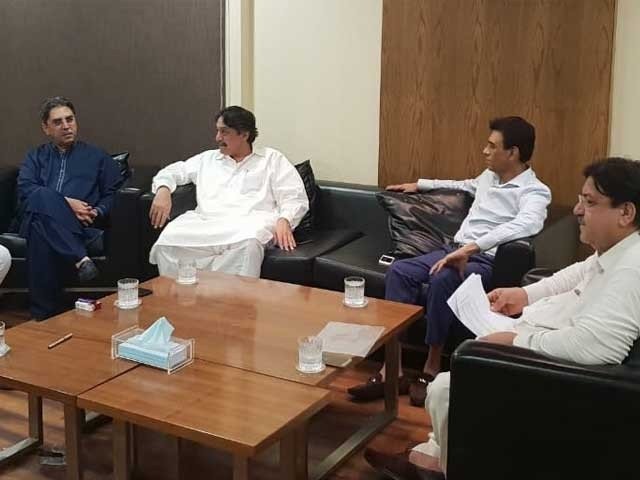 gda delegation under sadaruddin shah rashidi meeting with mqm p convener dr khalid maqbool siddiqui and amir khan photo express