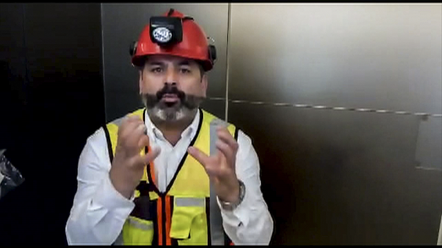 chilean miner mario sepulveda one of the 33 chilean miners who was trapped underground for 69 days in 2010 sends a moving message of encouragement to the boys 039 football team trapped in a cave in thailand photo afp