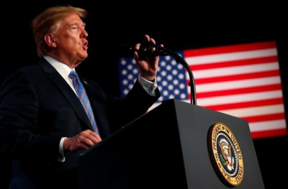 trump to meet queen elizabeth despite chorus of discontent