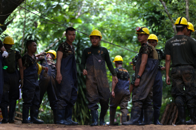 watch race against water as rain threatens thai boys in the cave watch race against water as rain threatens thai boys in the cave
