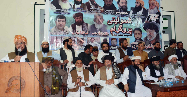 muttahida majlis e amal secretary general maulana ghafoor haideri addresses a public gathering in quetta photo express