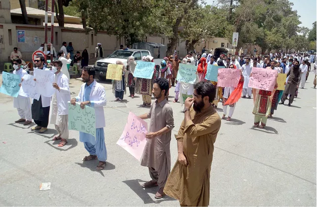 students of the bolan medical college protesting against the principal outside the quetta press club photo ppi students of the bolan medical college protesting against the principal outside the quetta press club photo ppi