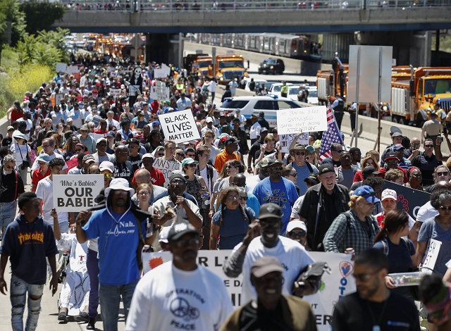 protesters partially shut down a chicago expressway to protest gun violence photo afp