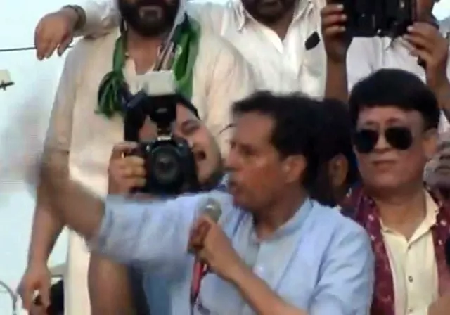 capt retd safdar addresses pml n supporters in rawalpindi screengrab capt retd safdar addresses pml n supporters in rawalpindi screengrab