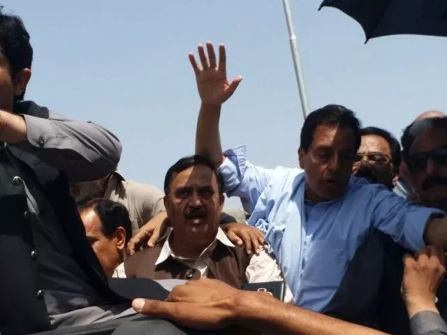captain retd safdar awan photo express captain retd safdar awan photo express