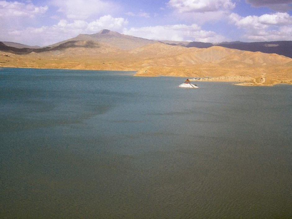 a view of the beautiful hanna lake photo file