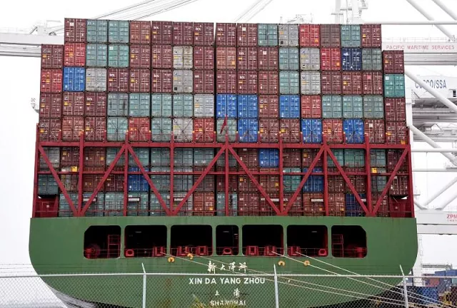 shipping containers being loaded onto xin da yang zhou ship from shanghai china at pier j at the port of long beach in long beach california u s april 4 2018 photo reuters shipping containers being loaded onto xin da yang zhou ship from shanghai china at pier j at the port of long beach in long beach california u s april 4 2018 photo reuters
