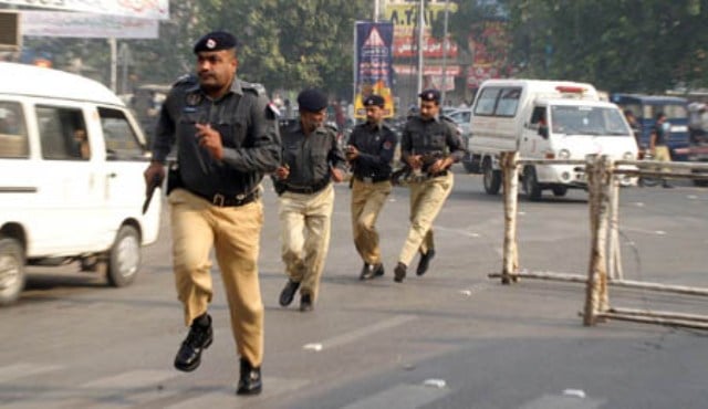 lahore police finalise security plan for nawaz 039 s arrival photo afp