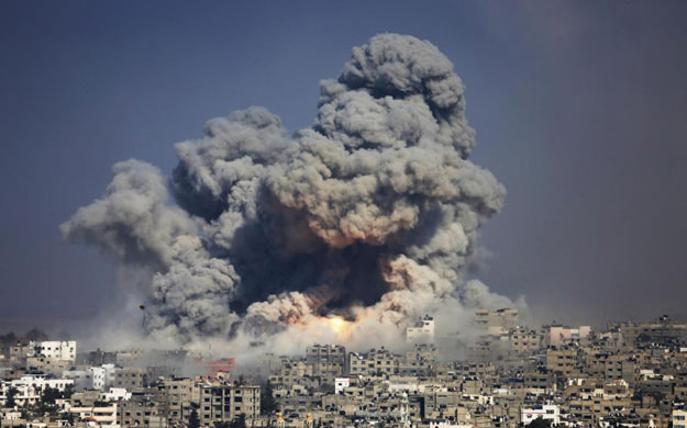 israel launches airstrikes on gaza after border protests photo afp