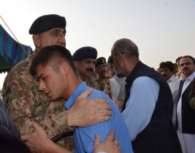 army chief pays rich tribute to soldier of pakistan siraj raisani