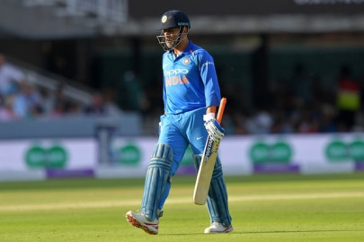 kohli defends dhoni after slow knock kohli defends dhoni after slow knock