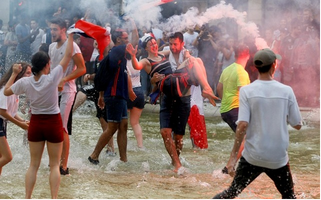 france fans celebrate thriller world cup win photo reuters