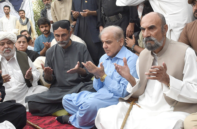 pml n president shehbaz sharif former balochistan chief minister aslam raisani haji lashkari raisani and others offer fateha for slain siraj raisani at sarawan house in quetta photo express