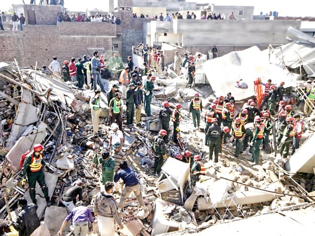 cylinder blast kills 3 injures 27 in multan photo file