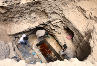 mysterious black sarcophagus found in alexandria mysterious black sarcophagus found in alexandria