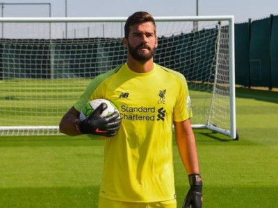 liverpool sign alisson in record deal for goalkeeper liverpool sign alisson in record deal for goalkeeper