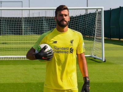 liverpool sign alisson in record deal for goalkeeper liverpool sign alisson in record deal for goalkeeper