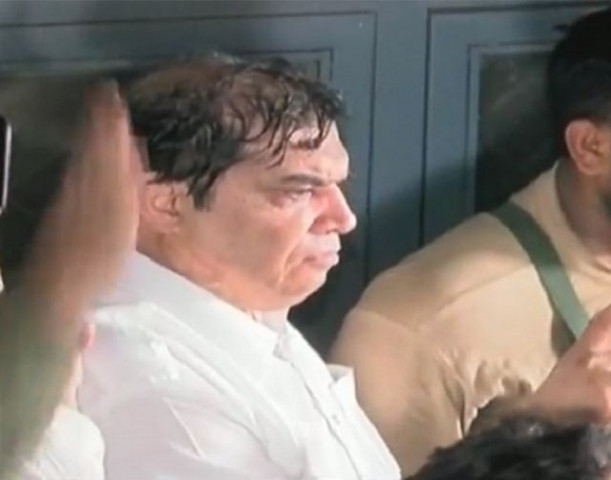 hanif abbasi was arrested from the premises of the court soon after the sentence was announced screengrab hanif abbasi was arrested from the premises of the court soon after the sentence was announced screengrab