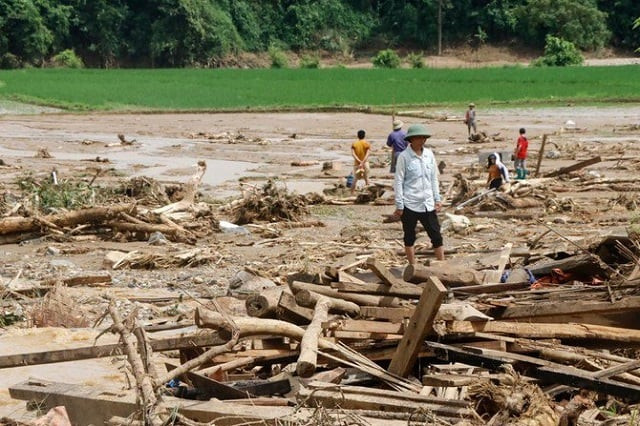 more than 5 000 houses have been damaged swept away submerged or collapsed around 82 000 hectares crops damaged photo afp file more than 5 000 houses have been damaged swept away submerged or collapsed around 82 000 hectares crops damaged photo afp file