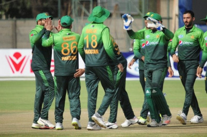 pakistan whitewash zimbabwe in five match odi series
