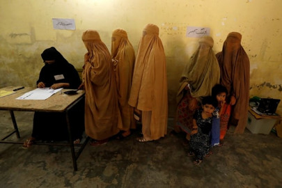 women allowed to vote in k p constituencies after ecp takes notice