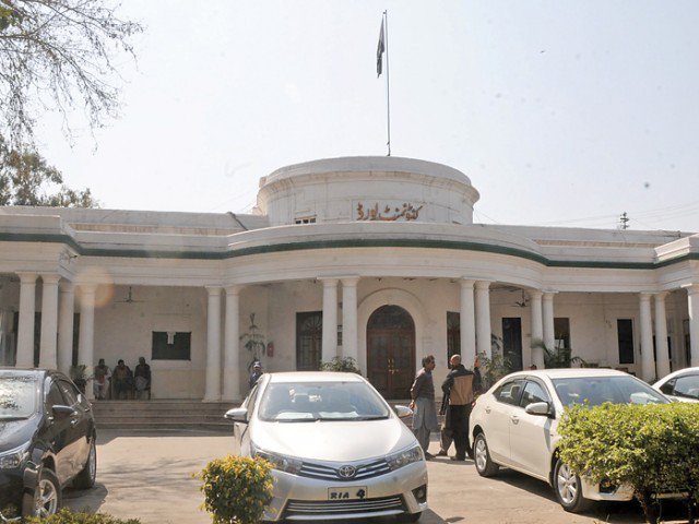 rawalpindi cantonment board building and the plaques showing names of the founders photos agha mehroze express