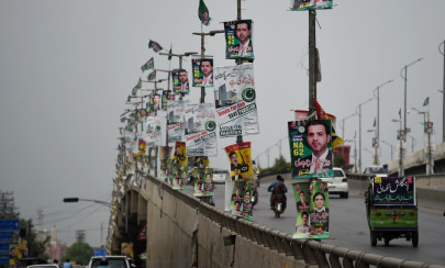 no country for old faces pakistan votes out established politicians no country for old faces pakistan votes out established politicians