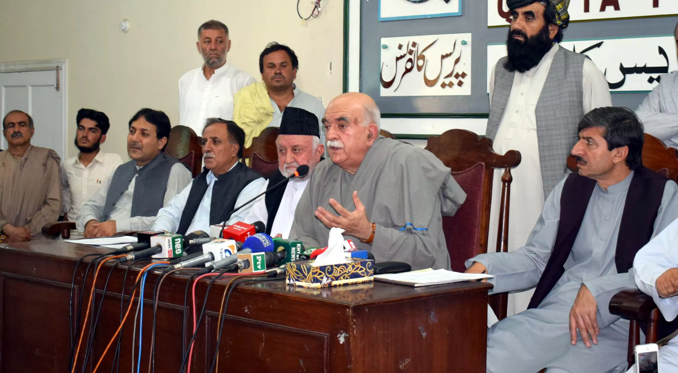 pashtoonkhwa milli awami party chairman mehmood khan achakzai addresses a press conference in quetta photo express pashtoonkhwa milli awami party chairman mehmood khan achakzai addresses a press conference in quetta photo express