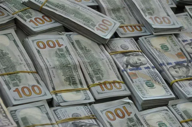 some dealers buy greenback for as low as rs115 sell it for rs126 photo reuters some dealers buy greenback for as low as rs115 sell it for rs126 photo reuters