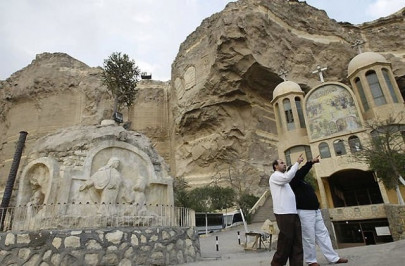 egypt investigates mysterious death of coptic bishop