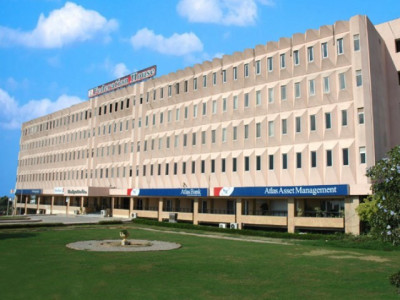 efu wins fpcci achievement award